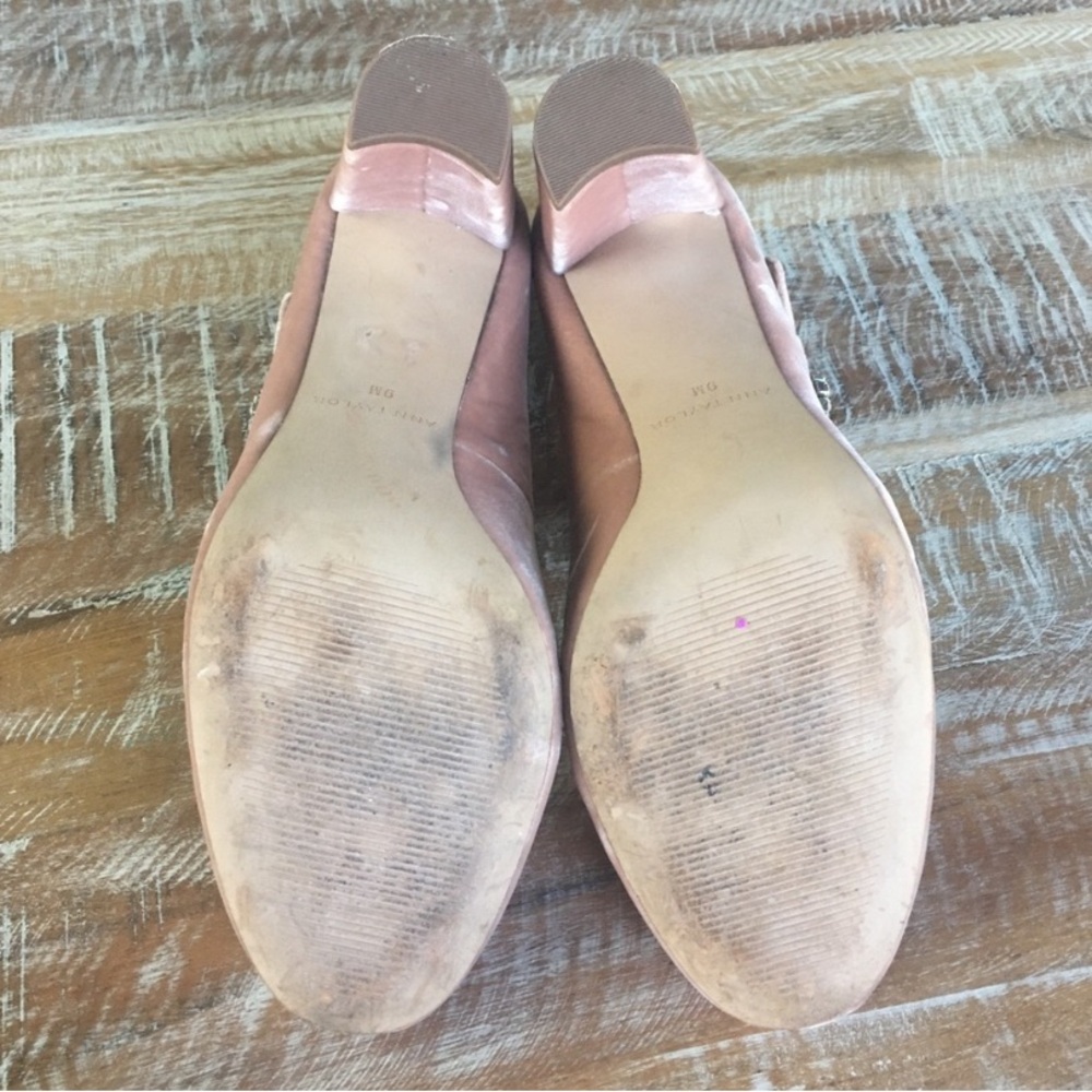 Ann Taylor Elaine velvet Mary Jane pumps - Picture 4 of 5